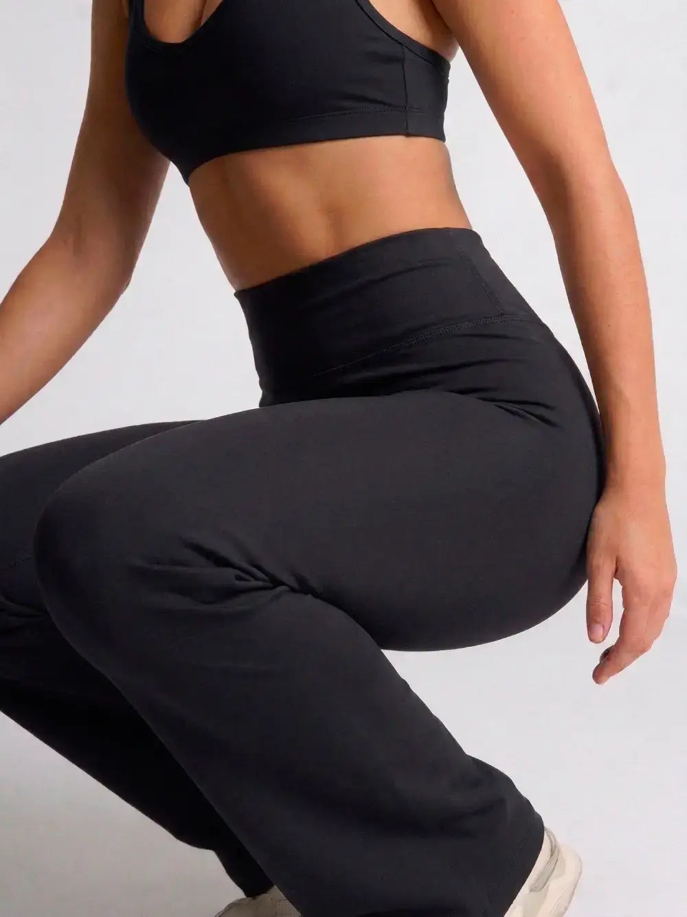 CurveFit® Calça diseñada para moldear tu cuerpo.